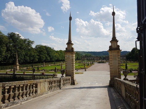 Zugang vom Schloss in den Park
